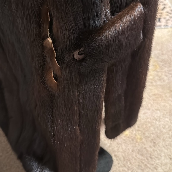 Mahogany 100% Authentic Mink Coat - Picture 11 of 11